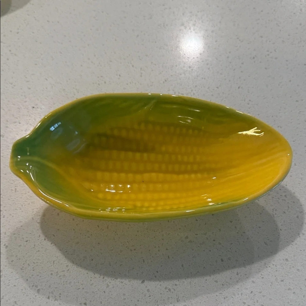 Yellow and Green Corn-Shaped Serveware Set